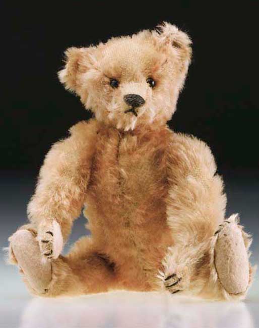 A Steiff teddy bear with apricot mohair